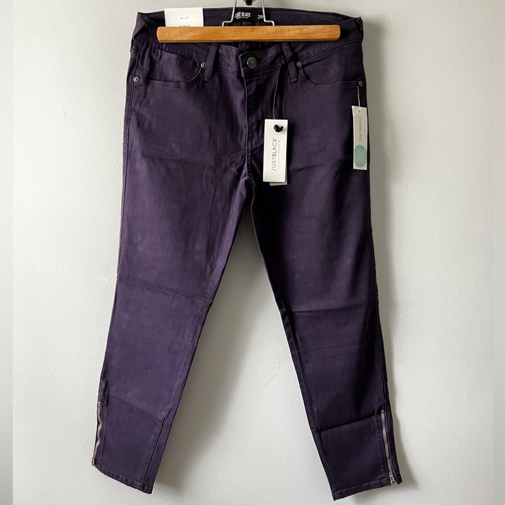 Just Black NWT Women’s Ankle Zip Purple Skinny Jeans Size 8P or 29P